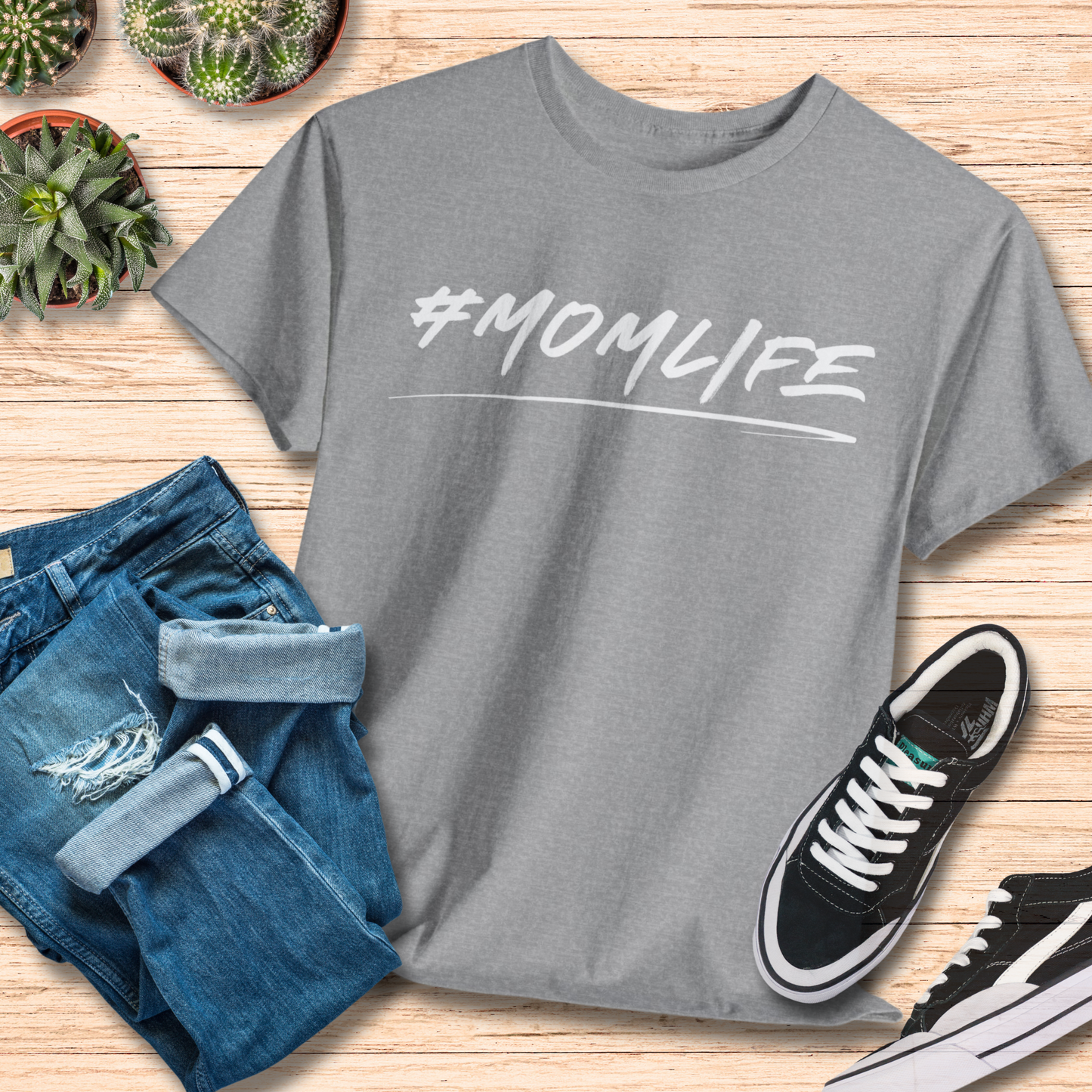 #Momlife T-Shirt / Perfect Gift for Moms